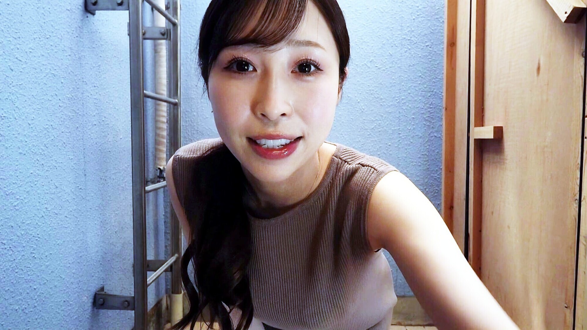 「「私を目で壊してっ！」本能がバグる自撮り淫乱妻オナニー 工藤ゆり」のサンプル画像1枚目