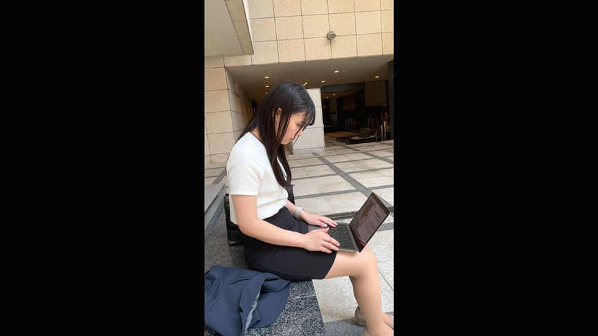 「【あざとい後輩推しアカウント】 常に笑顔のあざと系女子 後輩OLのSEX動画公開します」のサンプル画像2枚目