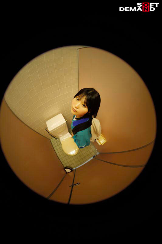 「SNSで出会ったクズ男にハマった結果、公衆トイレでさくっとヌくための肉おナホ要員にされた18歳の記録映像。最終的に都合のいいように扱われ続けて涙目になるまでマワしつくされる。 寺川ねね」のサンプル画像2枚目