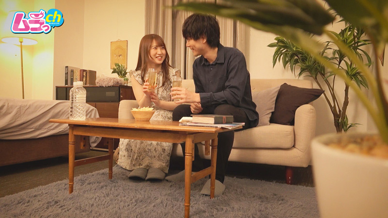 「ニンゲン観察 バーでナンパされ、出会ったばかりの男と酒の勢いでワンナイト！夜遊び覚えたてのウブっ子がイケメンにのせられハメを外しちゃった夜」のサンプル画像1枚目
