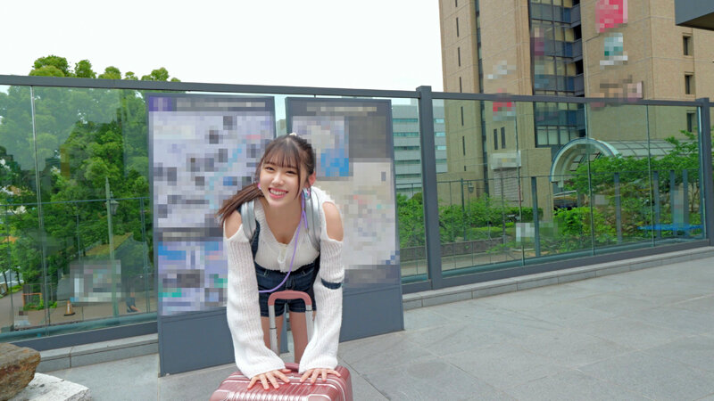 「地方娘、上京お泊り。全部初めて。華奢×巨乳の恥じらいウブ天使。イキすぎて泣きそう！震える声で懇願しても止まらないピストンに痙攣のけ反り、足ガクガクになりながらもSEXにハマっていく…」のサンプル画像2枚目