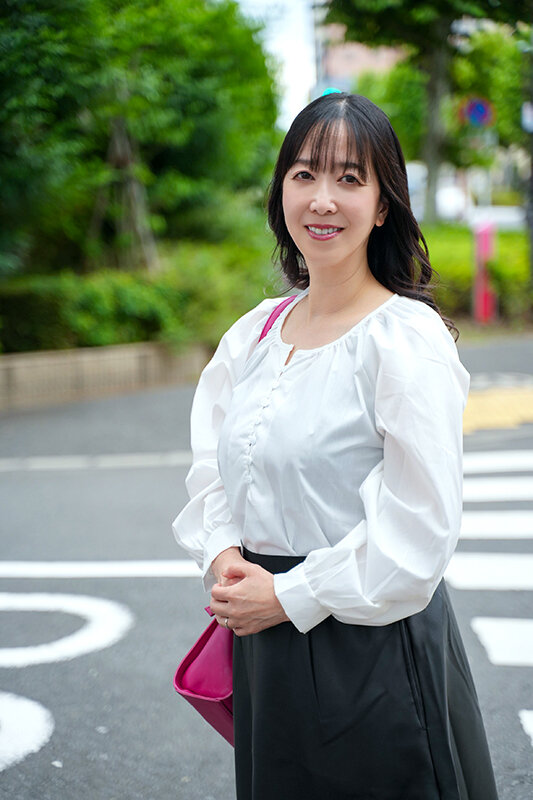 「【人妻熟女】巨乳の元バレリーナ美人妻が不倫ハメ撮りで中出しされる濃密セックス」のサンプル画像2枚目