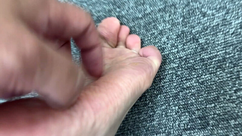 「街角で声をかけてくすぐりさせてもらう 製造業事務 ゆうかちゃん」のサンプル画像17枚目