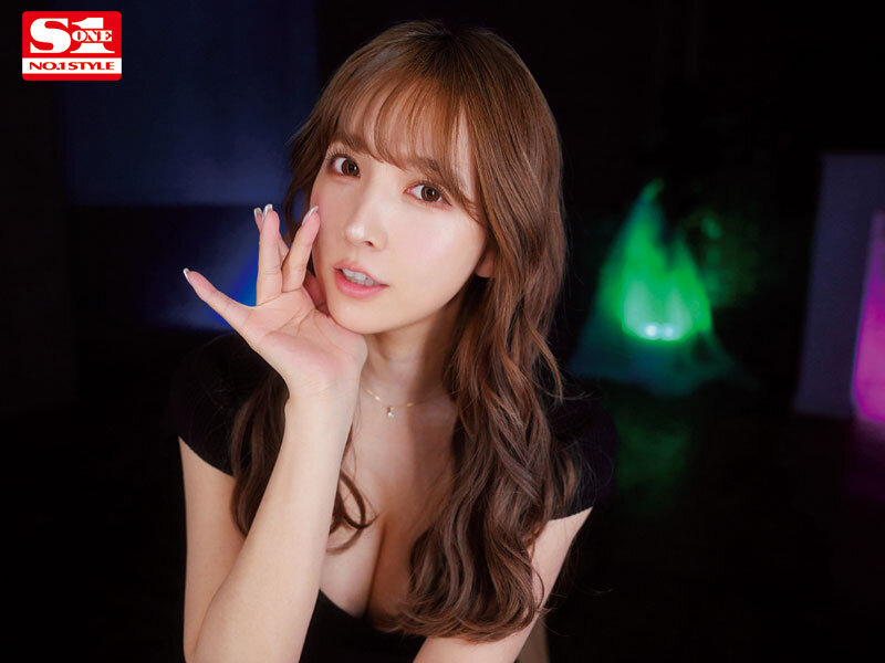 「顔面偏差値MAXの選ばれしS1女優限定美顔接近ささやき淫語で種汁100発ヌイてあげる」のサンプル画像1枚目