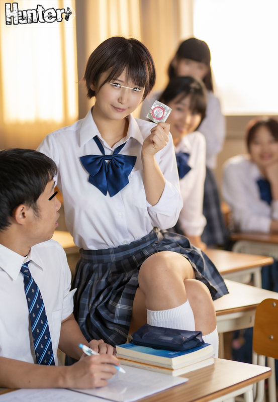 「『ここでヤル勇気ある？ゴムしたらヤらせてあげる』と余裕のヤリマン女子たちが『ちょっとゴム破れてない？中に出てるってば！』と失神寸前爆イキ」のサンプル画像2枚目