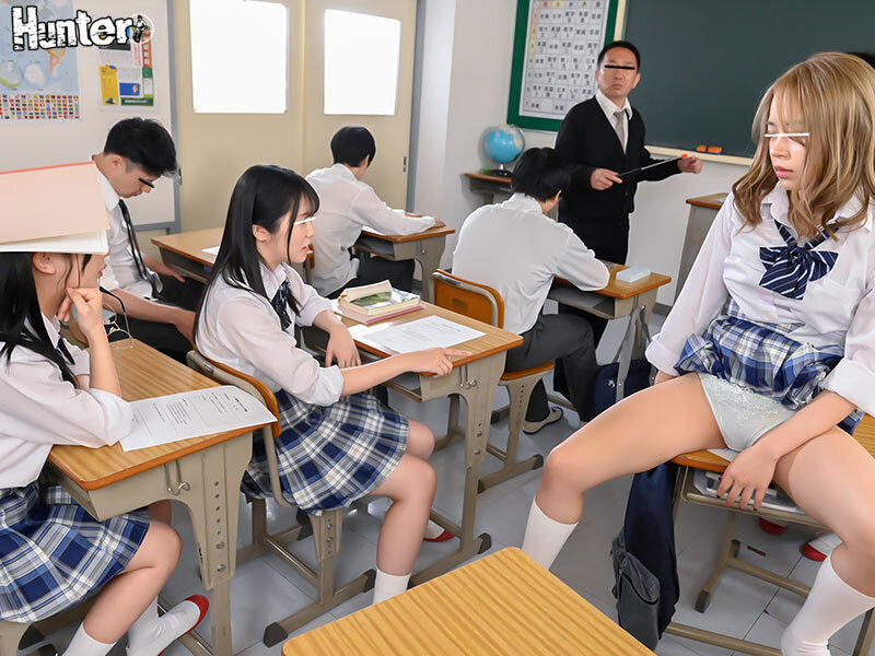 「【新感覚時間停止AV】時間停止×心の声 エロ漫画の様に時間が止まっている女子たちの心の声が聞こえてくる！「えっ？待って！私…時間止まってる？でも意識はある」この学校には 『場所』によって時間を自在に止める事が出来る神装置が存在した！！」のサンプル画像3枚目