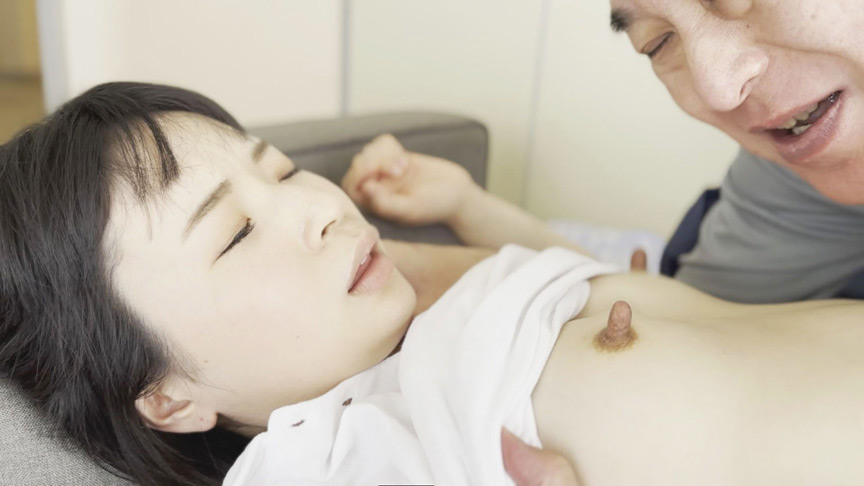 「【貧乳】長い乳首の華奢な小柄美女が見せるギャップ萌え全開の激しいプレイに興奮必至」のサンプル画像4枚目