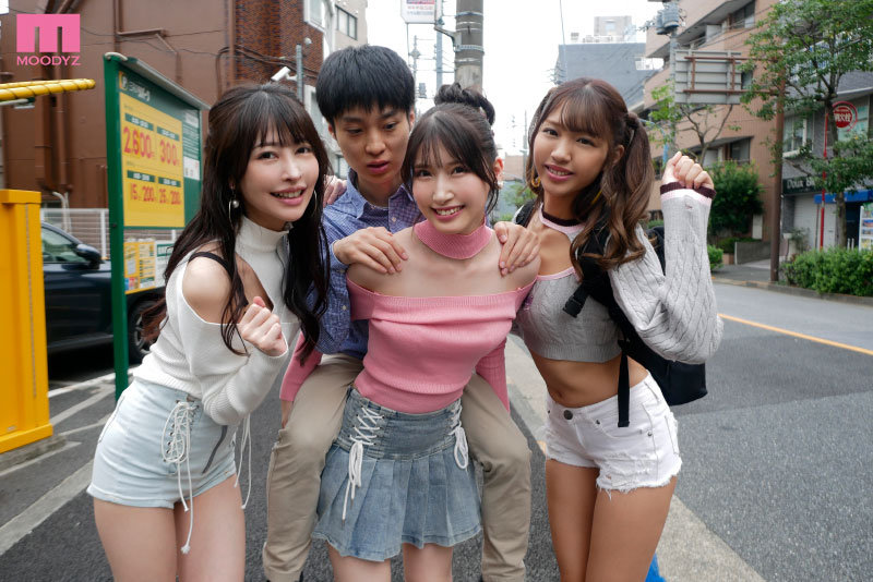 「美脚お姉さん集団に囲まれて遊ばれた僕。 ハーレムM男狩り中出しスペシャル！ 木下ひまり 香椎花乃 森日向子」のサンプル画像3枚目