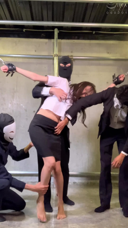 「真木今日子のくすぐりプレイ動画|TICKLE PRODUCTION THRILLで悶絶する姿が話題」のサンプル画像1枚目