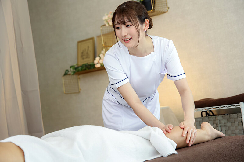 「裏オプを断られた美人エステお姉さんを仕事終わりに待ち伏せ！レズ堕ちするまで付きまとう潮吹きビアン女子大生」のサンプル画像4枚目