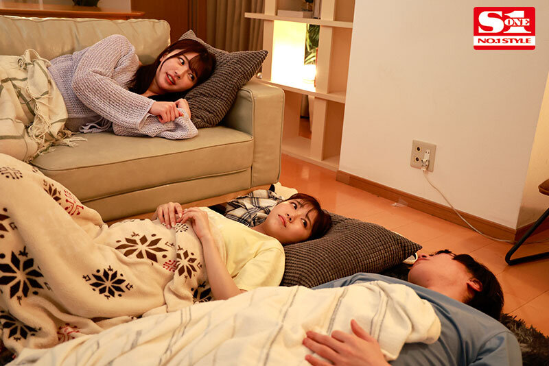 「Gカップ同級生2人組が僕の家で勉強合宿！休憩の度にエロいことが！ 安達夕莉 宇野みれい」のサンプル画像2枚目