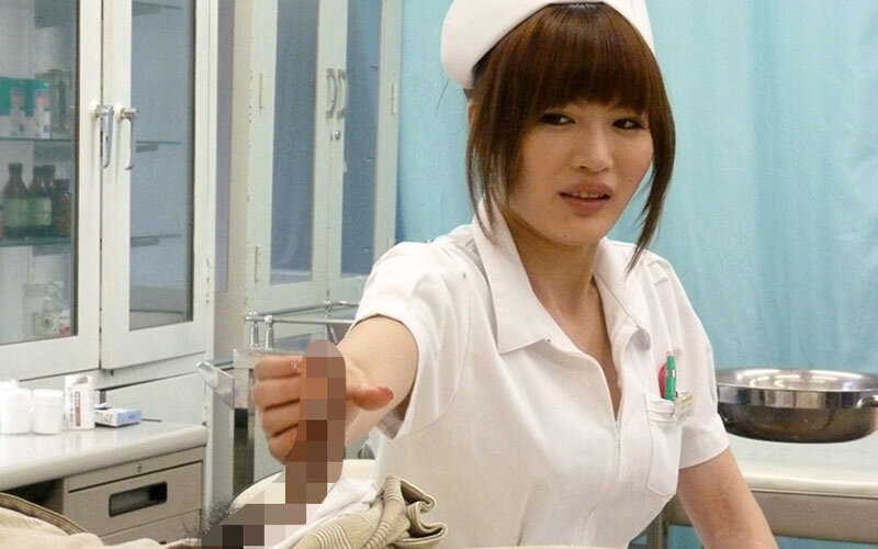 「病院でナースのムチムチおばさんに勃起チ○ポを露出したら…4時間」のサンプル画像10枚目