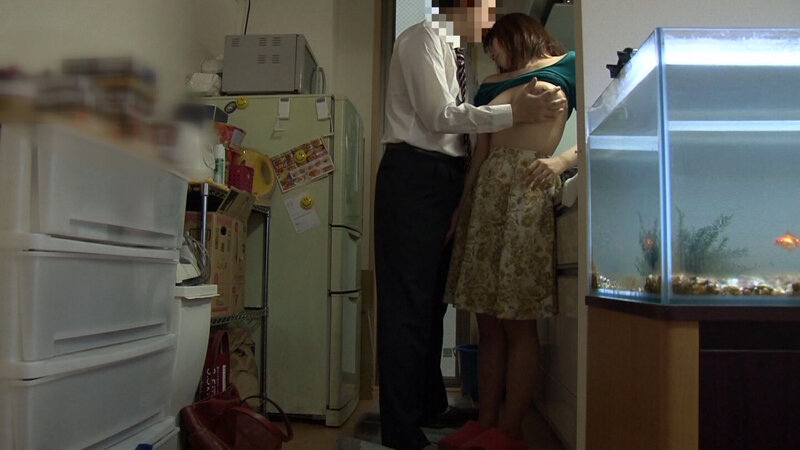 「【星野ひびき】巨乳人妻が寝取られる不倫検証!中出しされる巨尻妻の浮気盗撮映像」のサンプル画像5枚目