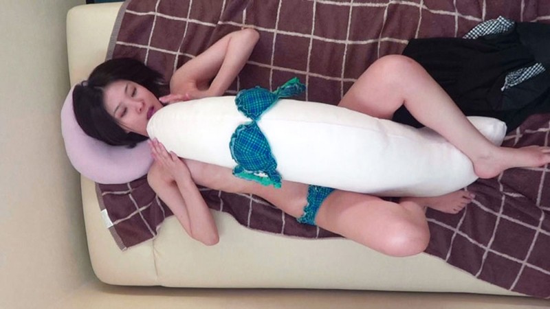 「秋葉原発！女性専用抱き枕カフェで本気オナニーに夢中な働く女子たち」のサンプル画像3枚目