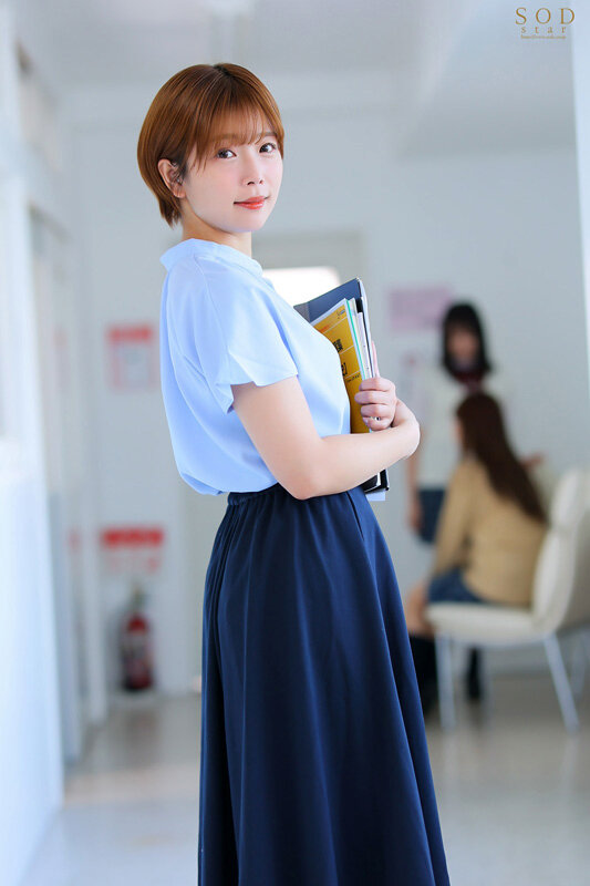 「学校で人気の先生は、思春期の女子たちの付き合ってる彼氏を寝取りまくる女教師でした。 紗倉まな」のサンプル画像3枚目