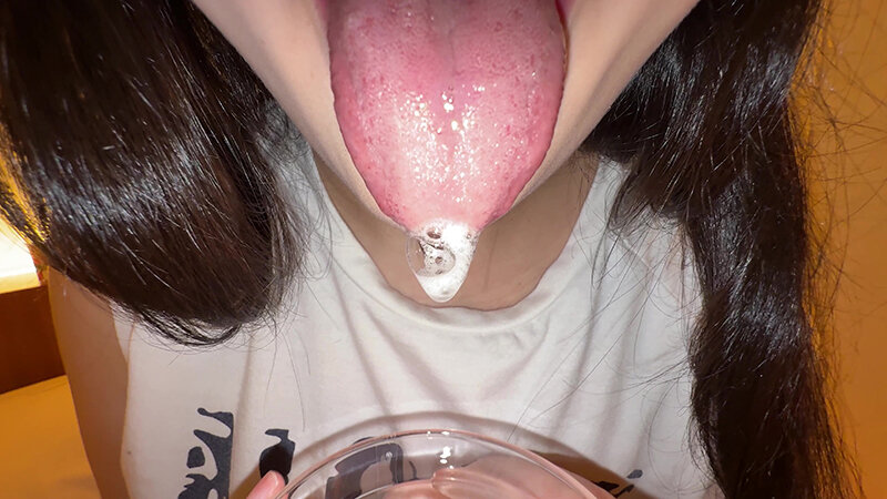 「【個人撮影】横山夏希の舌ブラシで「汚舌苔」採取」のサンプル画像16枚目