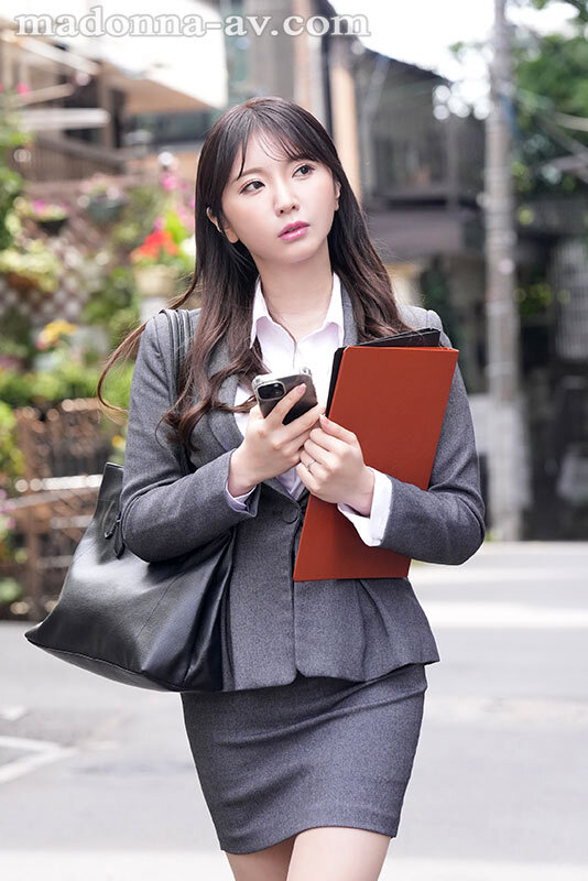 「麗しきランジェリー、唾液と精液で汚れた酬いの人妻保険外交員 新妻ゆうか」のサンプル画像1枚目