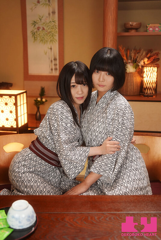 「南梨央奈×乃木蛍のレズビアン初体験!温泉旅行で芽生えた濃厚レズキス&接吻プレイ」のサンプル画像1枚目