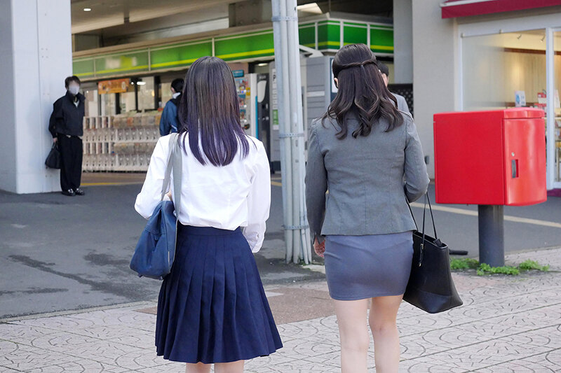 「「えっ!おばさんの私が?!」我が子の前で痴●され必死に抵抗するも愛液を垂れ流し絶頂が止まらない巨尻母」のサンプル画像3枚目