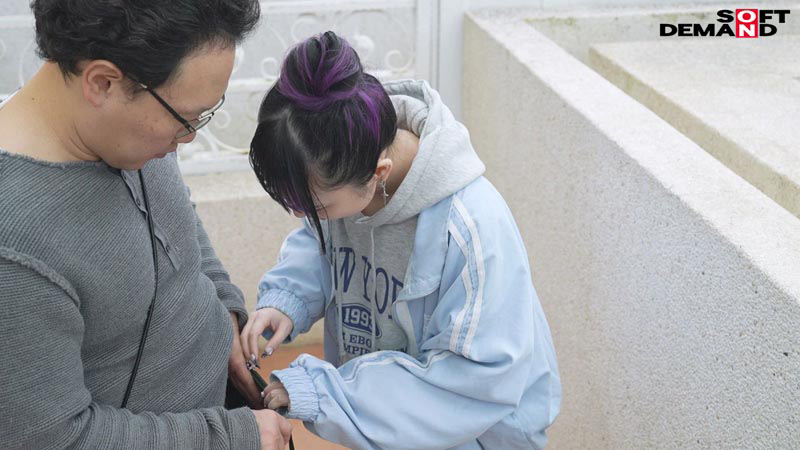 「こんな顔してえっっっぐいアクメするほどデカチン狂でした。総fw60万人の台湾美少女が、デカチン日本代表3名と乱れ逝き！ 小さいマ●コの膣穴いっぱいにチ◯ポが入り込む激ピストンにも、感謝が止まらない！！ 大絶頂“謝謝セックス” 齋齋いつき」のサンプル画像15枚目