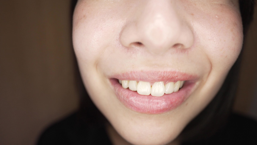 「【湊波流】【口腔フェチ】歯と舌の接写観察プレイ|変態紳士の匂いチェック動画【マニアック】」のサムネイル