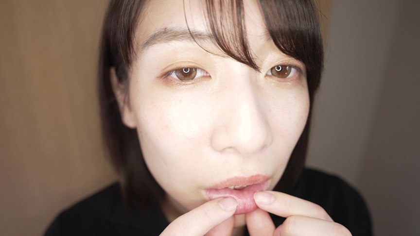 「【湊波流】【口腔フェチ】歯と舌の接写観察プレイ｜変態紳士の匂いチェック動画【マニアック】」のサンプル画像2枚目