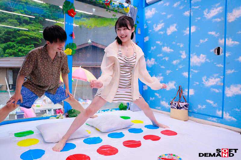 「マジックミラー号 海辺で遊んでいる仲良し大学生グループに声をかけ水着でローションぬるぬるツ○スターゲーム！男女が密着状態で肌をこすりあってたら一線を超えて羞恥 SEX してしまうのか？！」のサンプル画像16枚目