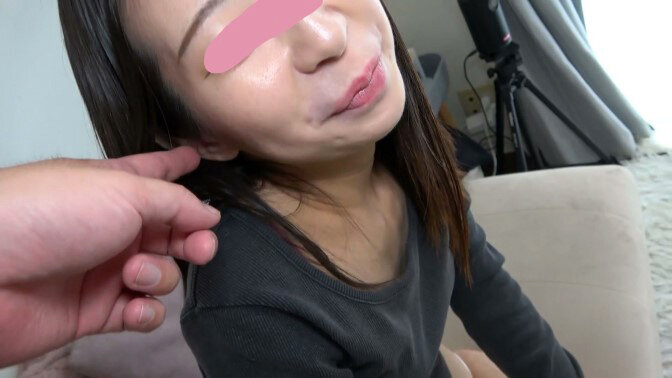「素人女子大生が電マとくすぐりで恥ずかしい表情から絶叫へ！敏感反応がたまらない」のサムネイル