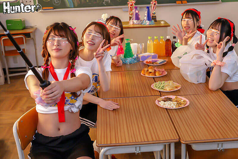 「体育祭のあとで開放的になったクラスのエロ可愛い一軍女子たちと青春ハーレム乱交！普段は絶対に交わることのない男女が浮かれ気分でコンドームも付けずに中出し放題！」のサンプル画像2枚目
