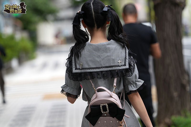 「地雷系女子大生の盗撮映像！オタク系JDとデカチン男の激しい中出しプレイ完全収録」のサンプル画像10枚目