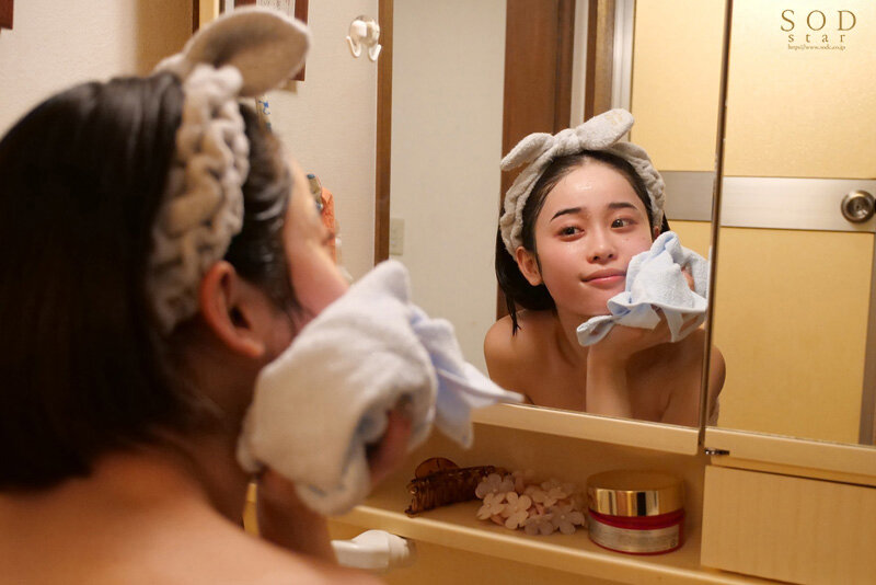 「サークルの飲み会で酔いつぶれて目が覚めたら先輩の巨乳カノジョ宅にいて…部屋着から見える胸チラ、マンチラに我慢ができず襲ってしまい朝まで巣ごもり浮気SEX MINAMO」のサンプル画像13枚目