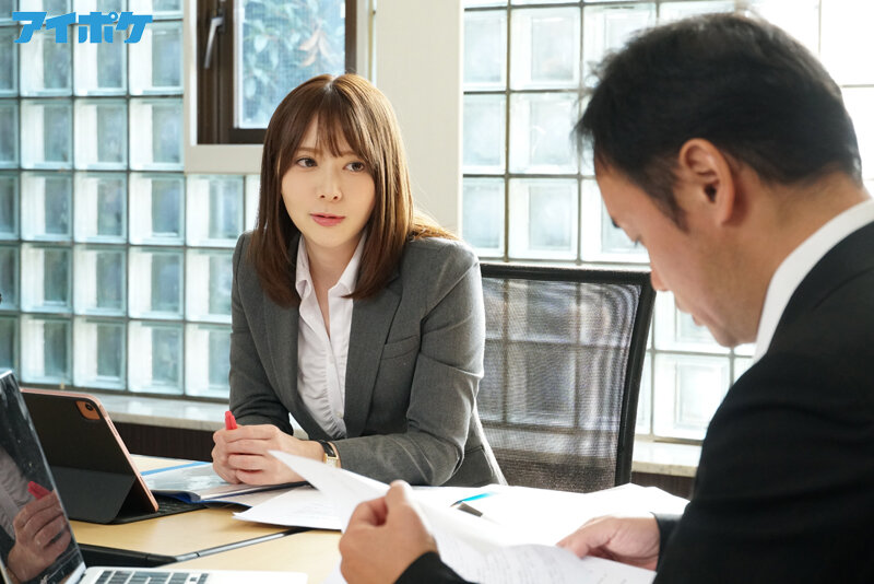 「「課長、一緒にぶっ飛びません？」 逆キメセク痴女子社員 出張先の相部屋で昇天する2人… 岬ななみ」のサンプル画像1枚目