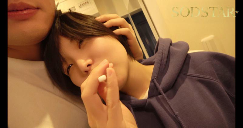 「「3日間すっぴんで過ごす彼女と休日4SEX」付き合って1ヵ月の僕らは仕事終わりの金曜日に僕の家の最寄り駅で待ち合わせをして、初めてお泊りをした。翌日彼女は帰る予定だったけど、まだずっとそばにいたくて、週末はずっと僕の家でSEXをしていた。そんな何の変哲もない恋人同士のありふれた休日記録。 柴崎はる」のサンプル画像15枚目