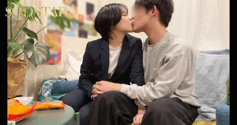 「「3日間すっぴんで過ごす彼女と休日4SEX」付き合って1ヵ月の僕らは仕事終わりの金曜日に僕の家の最寄り駅で待ち合わせをして、初めてお泊りをした。翌日彼女は帰る予定だったけど、まだずっとそばにいたくて、週末はずっと僕の家でSEXをしていた。そんな何の変哲もない恋人同士のありふれた休日記録。 柴崎はる」のサンプル画像3枚目