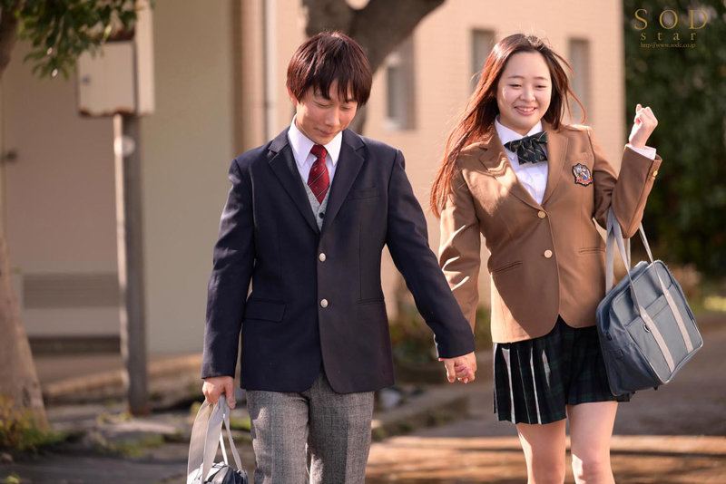 「陽ギャルだけど性知識ゼロでエロにウブな幼馴染（ほぼ処女）と、セックスの練習をすることになっちゃった僕。 青空ひかり」のサンプル画像3枚目