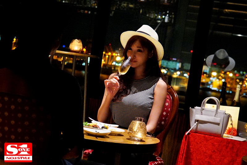 「盗撮リアルドキュメント!明日花キララがイケメンナンパ師に引っ掛かって、SEXまでしちゃった一部始終。」のサンプル画像4枚目