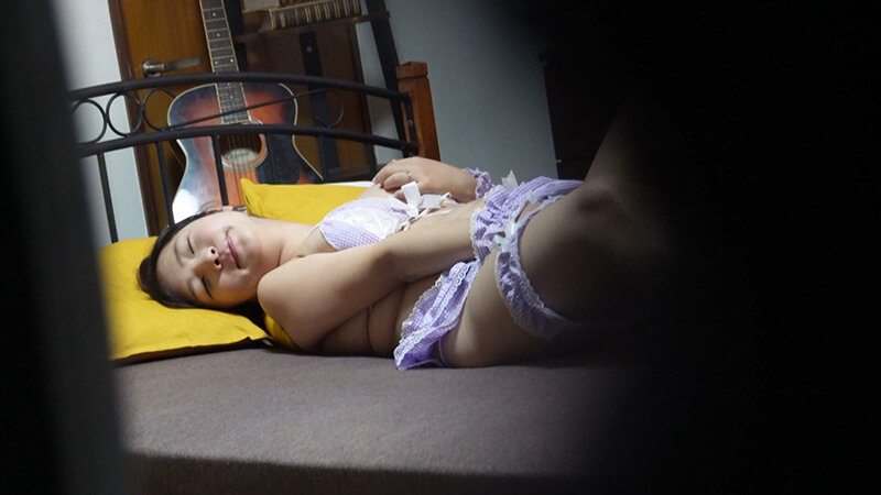 「【乃咲みくる・白峰郁美・星乃夏月】女子校生・人妻・女子大生の隠し撮りオナニー映像!リアルなアクメの瞬間を収録」のサンプル画像12枚目