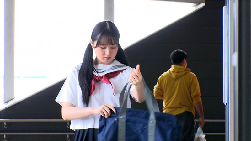 「完全着衣内アングル!先端が自在に動くファイバースコープで敏感な乳首を責められ恥ずかしがりながらも感じてしまうセーラー服ちっぱい美少女 川上しずく」のサンプル画像2枚目