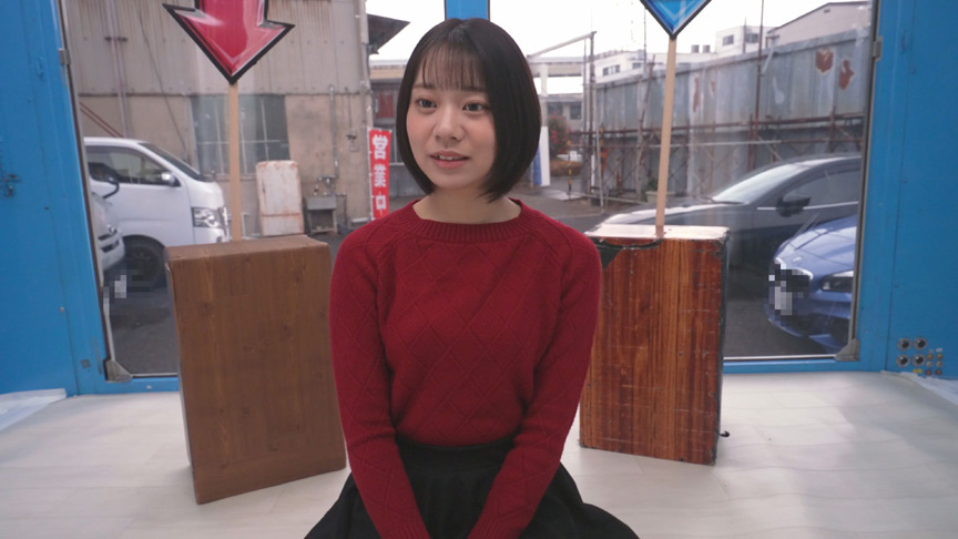 「街行く素人娘が脱ぎ脱ぎあっち向いてホイ対決!顔を向けた先に服を1枚脱ぐ、手コキ、フェラ、キスなどのHな罰ゲーム!先に相手を全裸にしたら勝ち!負けたら即ハメ中出し!撮って出し!マジックミラー号~まゆ編~」のサンプル画像1枚目
