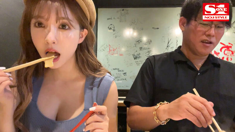 「三上悠亜の完全プライベートセックス全部撮った！圧倒的に支持されるトップ女優と朝まで2人きりの生々ハメ撮りFUCK」のサンプル画像1枚目