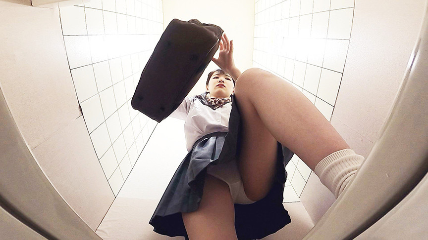 「【素人JK】下校中の発情期女子が見せる過激オナニー流出動画【自撮りマスターベーション】」のサンプル画像1枚目