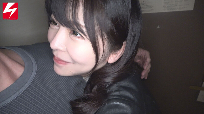「デートドタキャンされて1年… 新しい彼氏できて超ラブラブだけどAV男優のチ●ポが忘れらんない！＜＜まさかのおかわりAV出演＞＞ 8頭身スレンダーギャルcomeback！！！ ひな」のサンプル画像1枚目