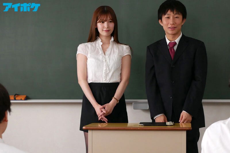 「パンストマニアの標的になった美白美脚女教師 白肌の美脚ももと美尻！狂気的ストーカーの粘着孕ませ性交！！ 明里つむぎ」のサンプル画像1枚目