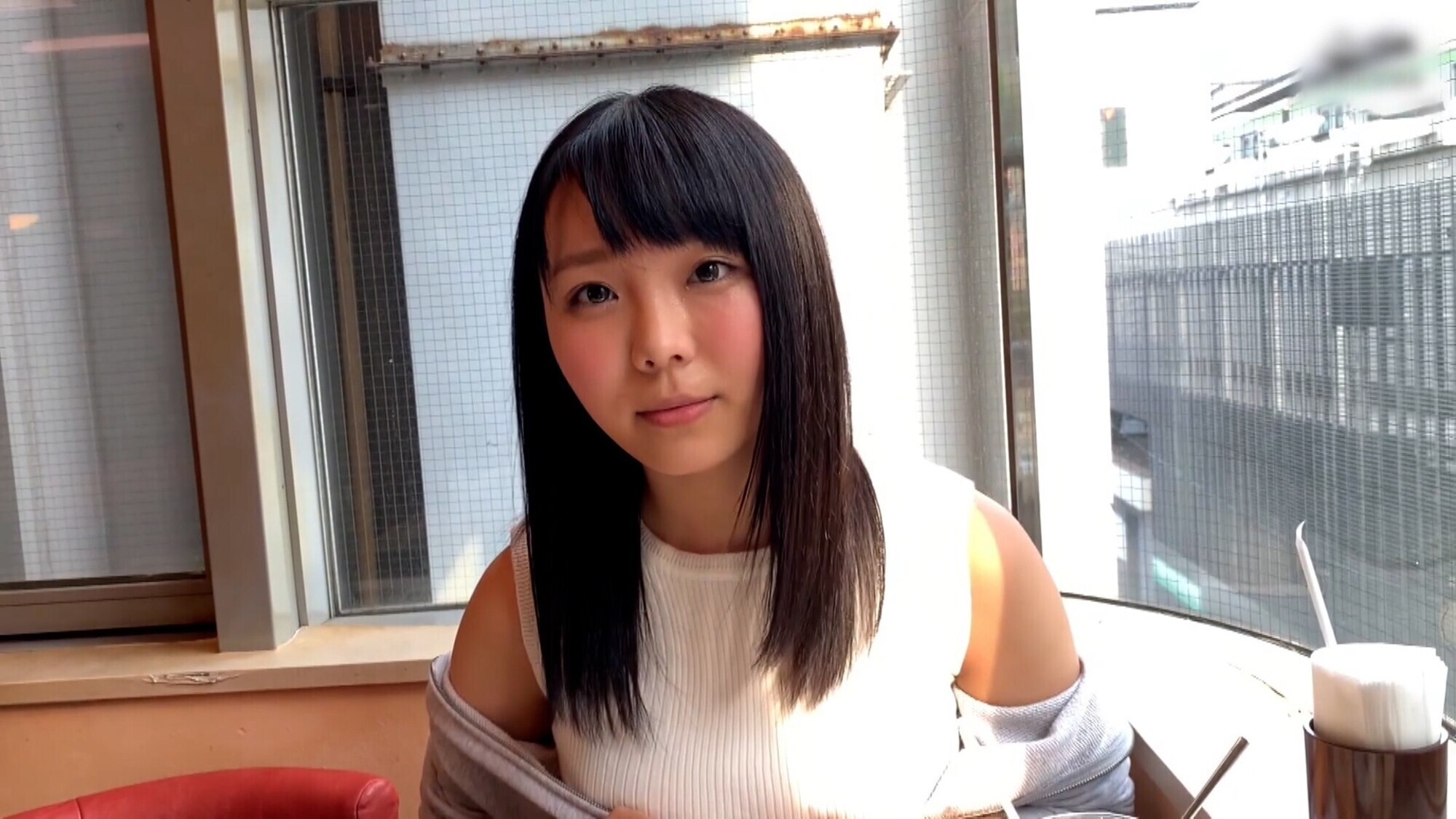 「愛嬌のある笑顔が性格の良さを物語る若さ溢れる乙女とマッチアプリでラブホにイン!個撮テイでナシクズシ的な嵌め撮りSEX!」のサンプル画像1枚目