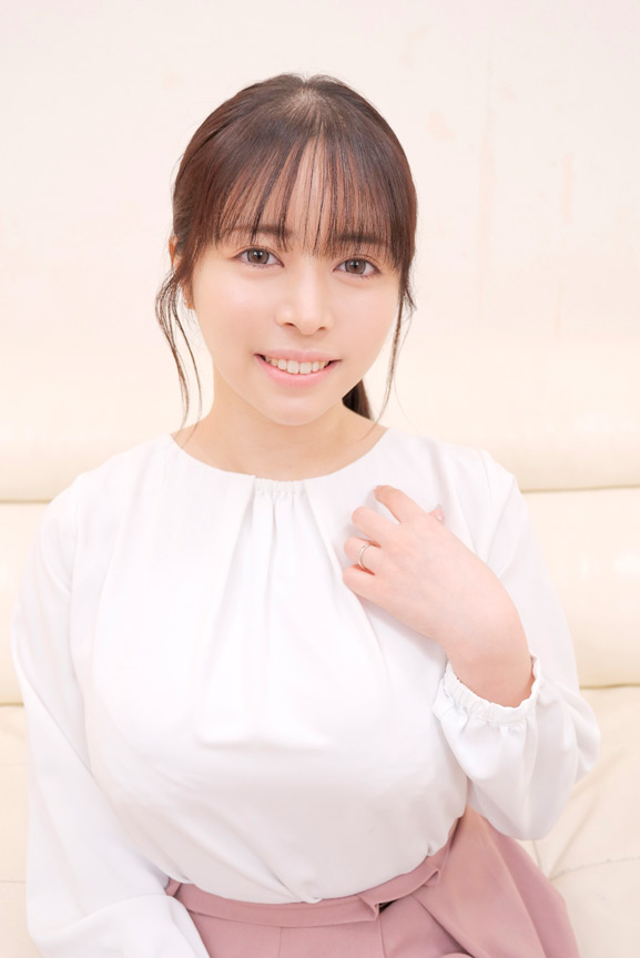 「人妻乳首いじり我慢チャレンジ!ノーブラ透け乳首を散々いじられた人妻は中出しさえも拒まず生挿入を求めてメス堕ちする!」のサンプル画像1枚目