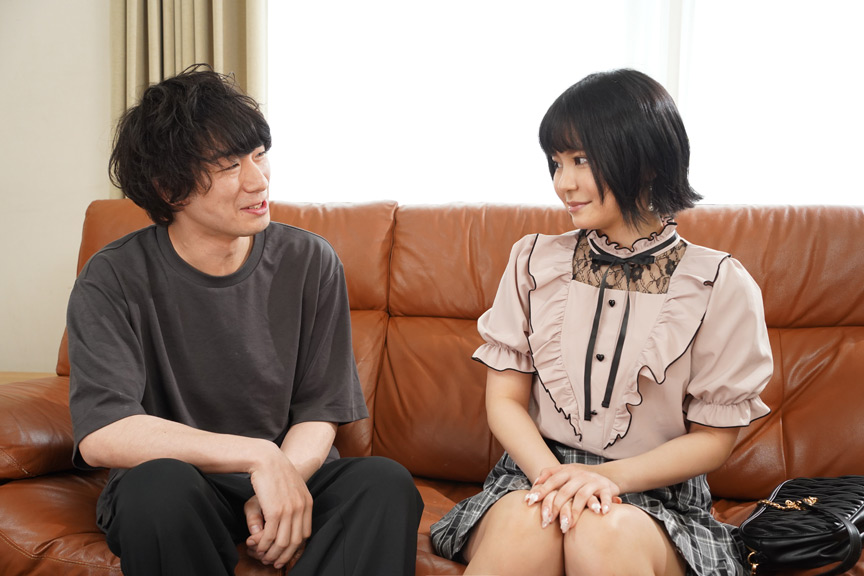 「初撮りAVデビュー 幼い顔に似合わずデカチン大好き20才 / 愛咲ましろ」のサンプル画像1枚目