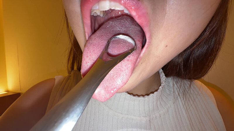 「【個人撮影】赤城穂波の舌ブラシで「汚舌苔」採取」のサンプル画像8枚目