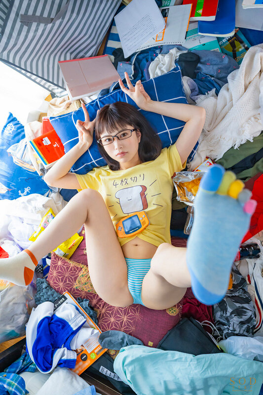 「アラサー喪女ニート2 母親と喧嘩して家出した従姉が自宅へ来て、自分よりクソニートだとレッテルを貼られた。 隠れ巨乳の従姉(27) 天宮花南」のサンプル画像2枚目