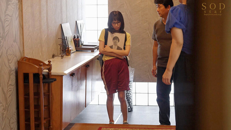 「アラサー喪女ニート2 母親と喧嘩して家出した従姉が自宅へ来て、自分よりクソニートだとレッテルを貼られた。 隠れ巨乳の従姉(27) 天宮花南」のサンプル画像7枚目