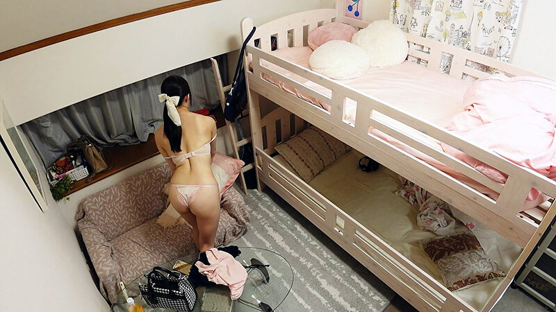 「有名私大女子寮覗き 体を震わせ何度もイキまくるオナニー記録」のサンプル画像2枚目